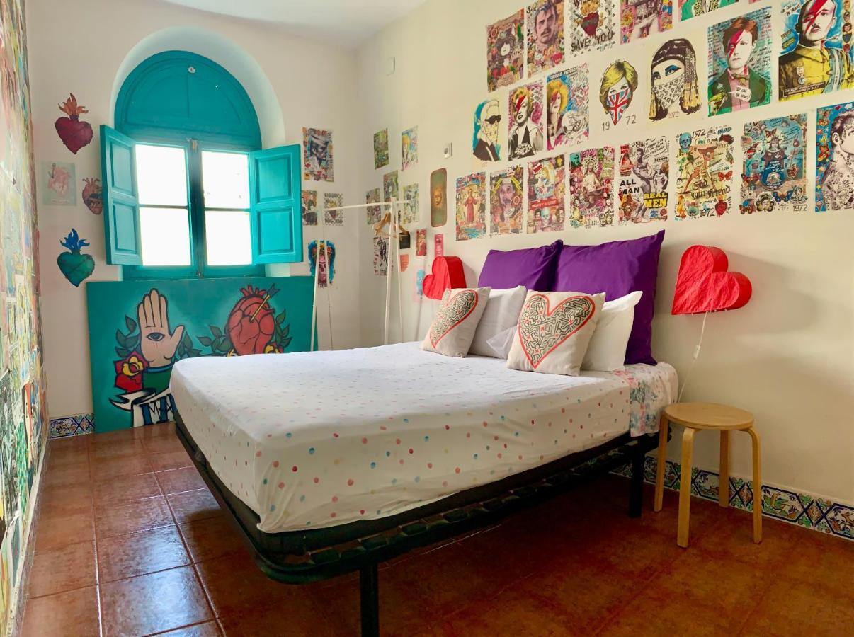 Sevilla Kitsch Hostel Art Dış mekan fotoğraf