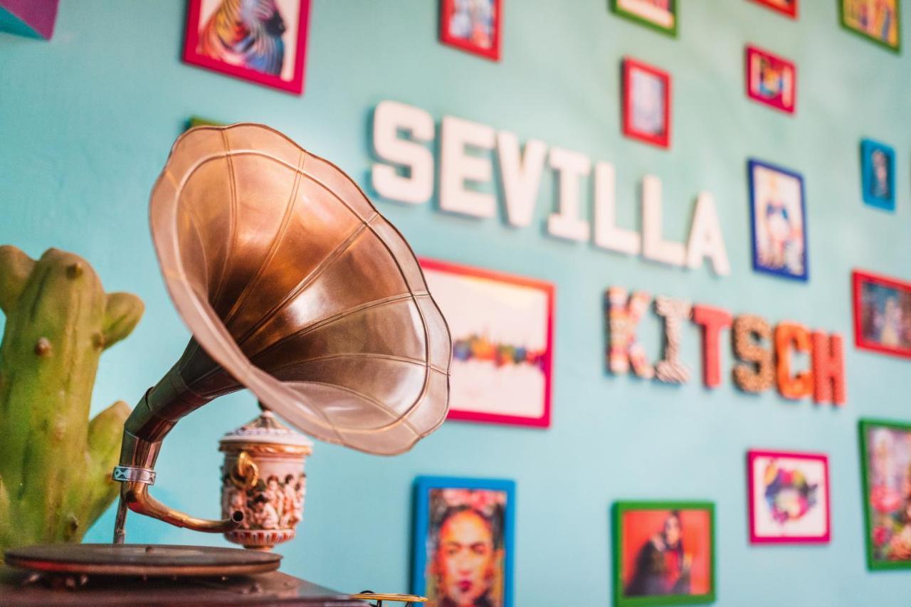 Sevilla Kitsch Hostel Art Dış mekan fotoğraf